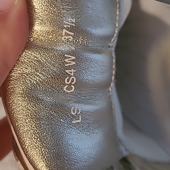 Valentino One Stud Sneaker - Picture 6 of 6